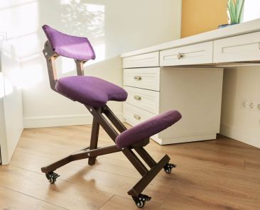 orthopedic-ergonomic-kneeling-chair-in-the-interio-2023-11-27-05-05-13-utc (1)